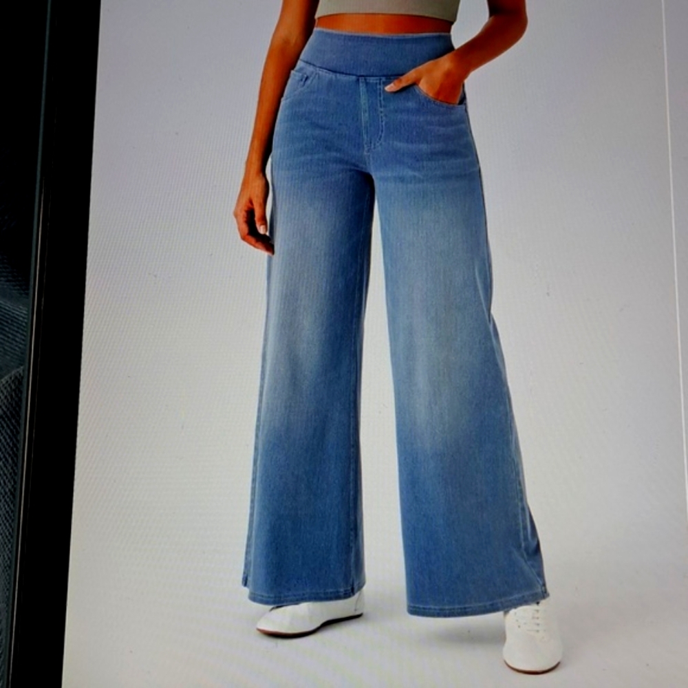 MEDIUM.  HALARA FLEX BAGGY WIDE LEG DISTRESSED JEANS